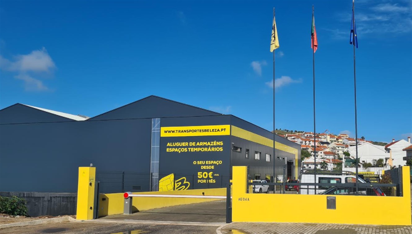 edifício sede empresas de mudanças de transporte internacional